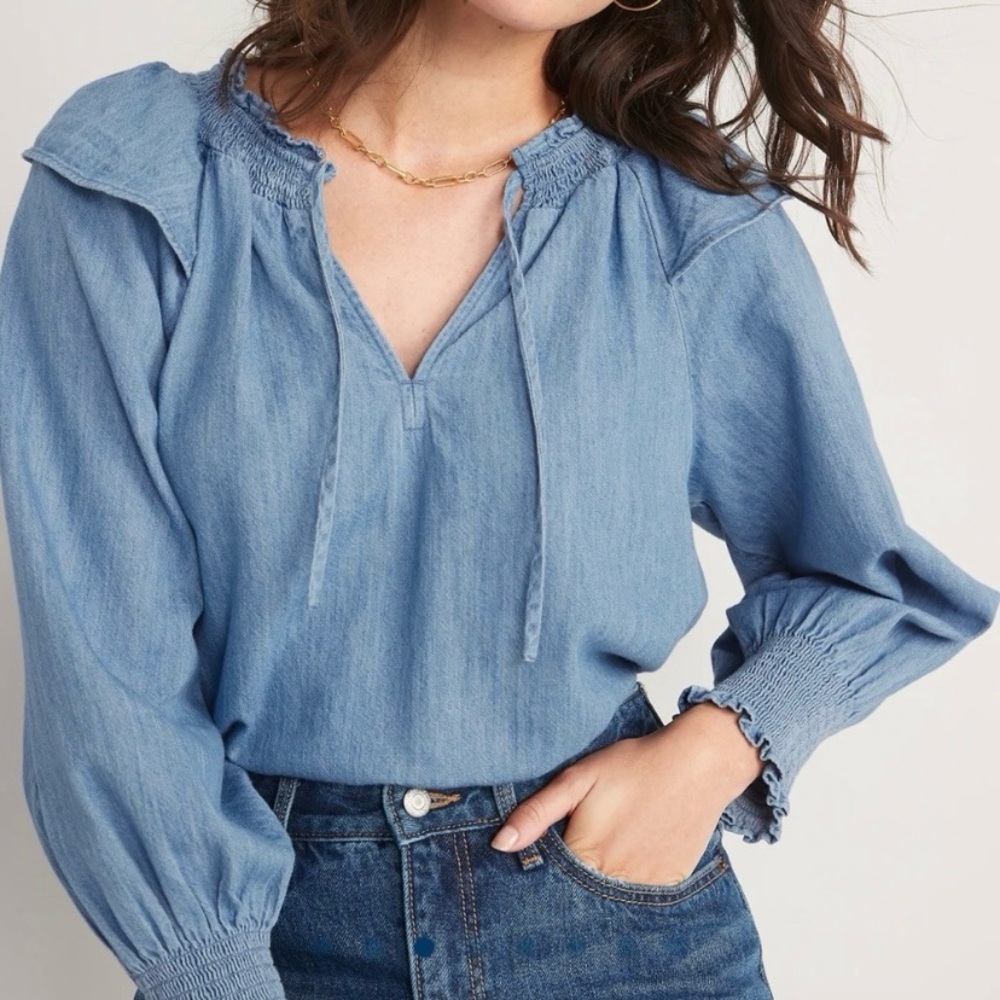 Old Navy Denim Chambray Long Sleeve Ruffle Poet Top Size Small Smocked Cuffs‎